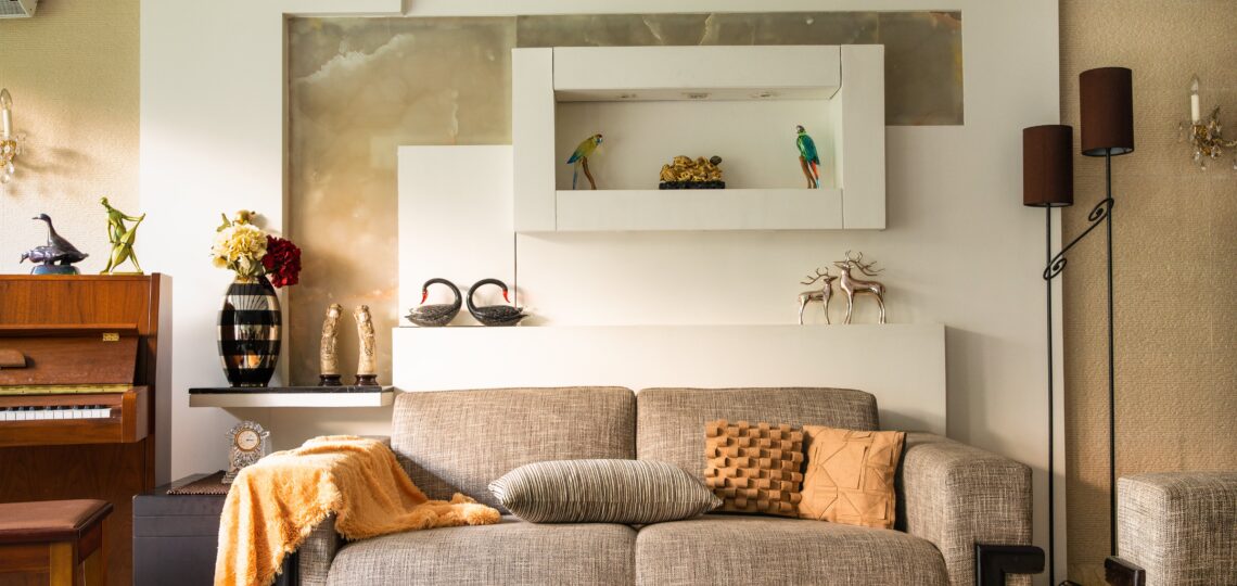 Jak vybrat dokonalou pohovku pro váš obývací pokoj – spojení pohodlí a stylu